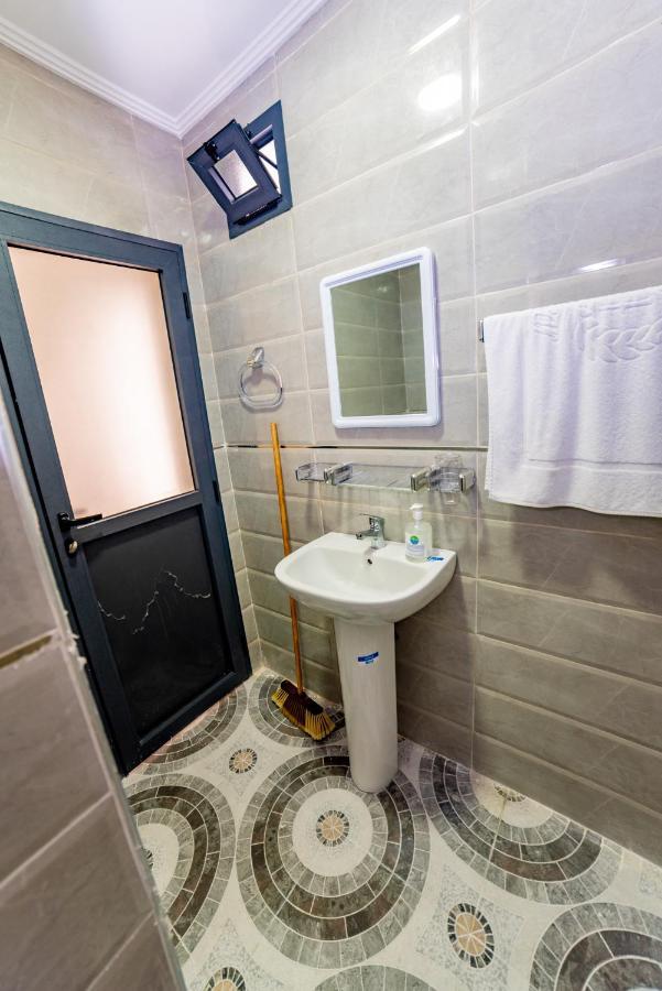 Velasquez Appartements Fast Wifi And Ocean View Tanger Exteriér fotografie